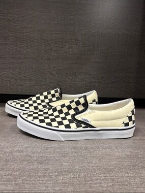 Men's VANS Classic Slip-On Shoes (Black & Off-White Checkerboard) - Size 8